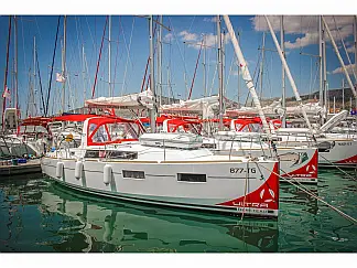 Oceanis 35 - External image