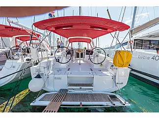 Oceanis 38 - External image