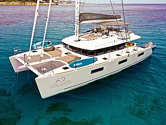 Lagoon 620  - External image
