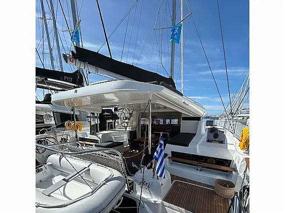 Lagoon 43 - External image