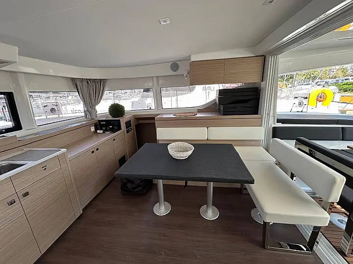 Lagoon 43 - 