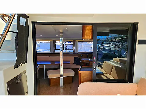 Lagoon 42 - Internal image