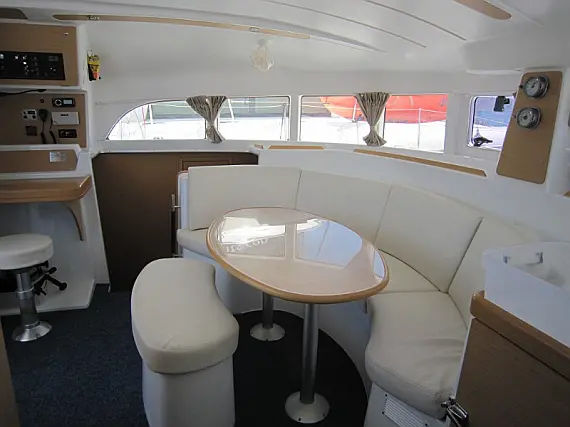 Lagoon 380 - Internal image