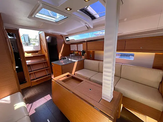 Dufour 37 - Internal image