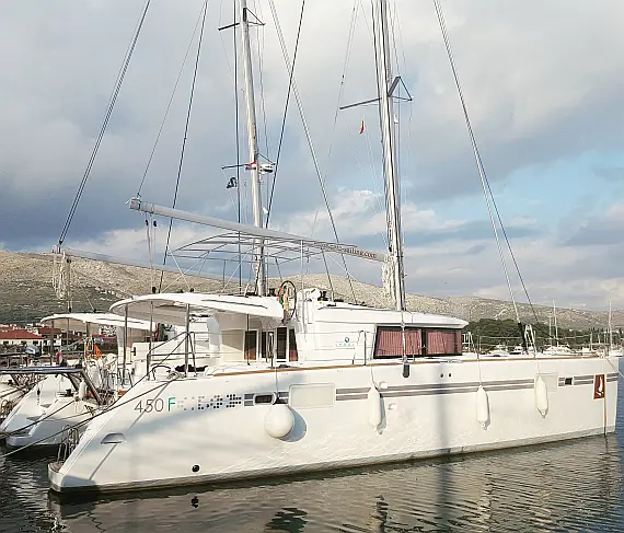 Lagoon 450 F Luxury - External image