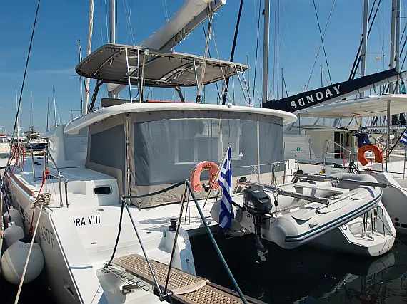 Lagoon 450  Flybridge - External image