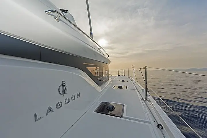 Lagoon 50 A/C & GEN & WM - 