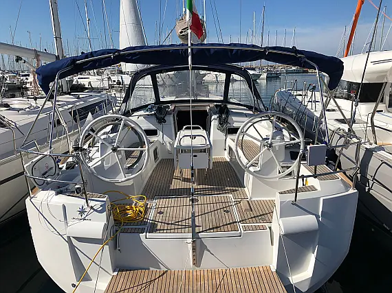 Sun Odyssey 519 - External image