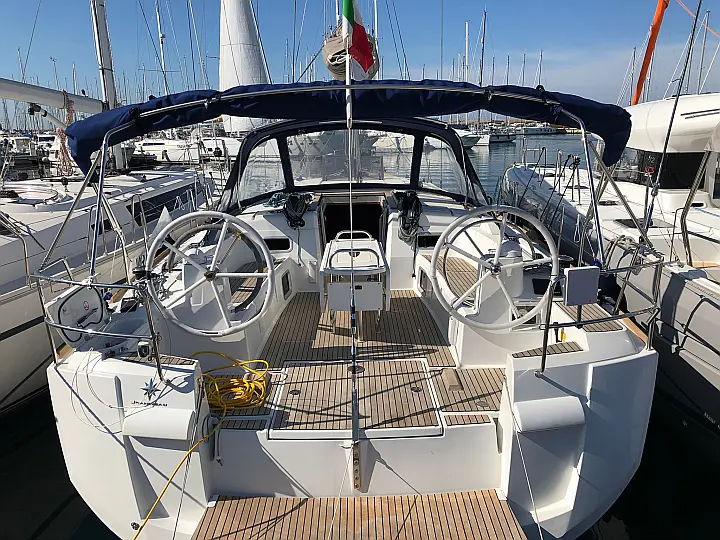 Sun Odyssey 519 - 
