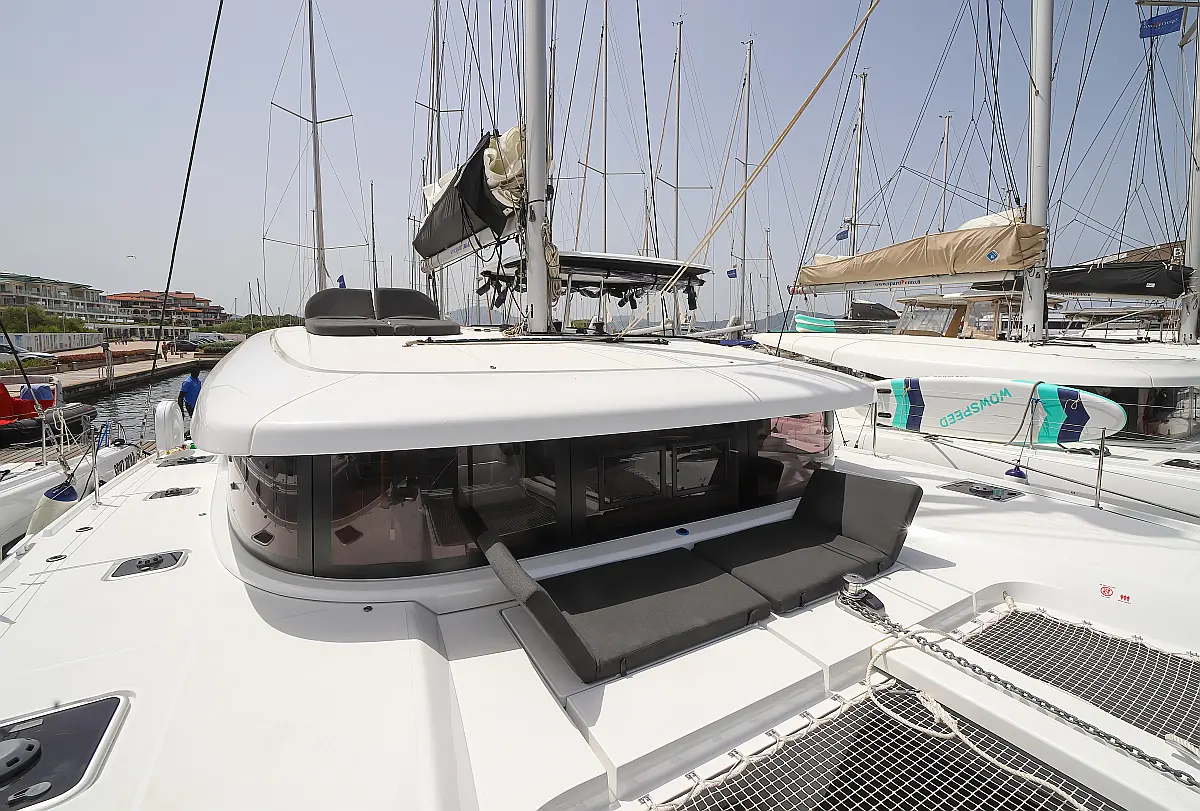 Lagoon 46 5