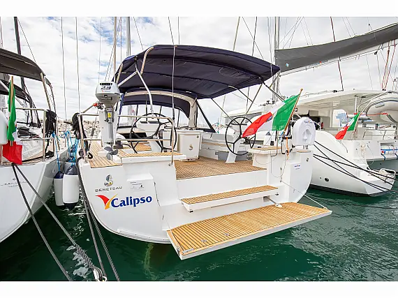 Oceanis 51.1 - External image