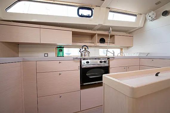 Oceanis 46.1 (bunk cab) - Internal image