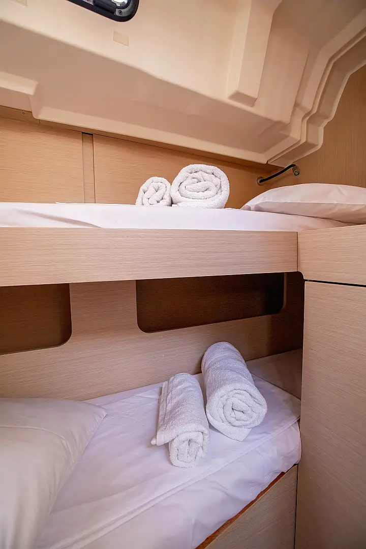 Oceanis 46.1 (bunk cab) - 