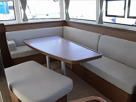 Lagoon 42 - Internal image