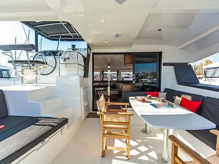 Lagoon 42 - 