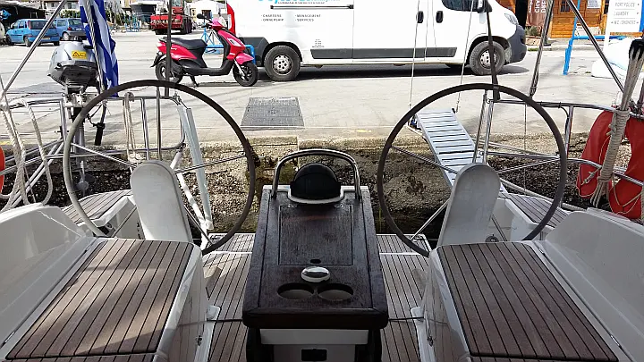 Bavaria Cruiser 37 - 