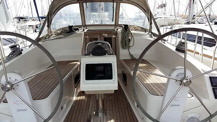 Bavaria Cruiser 37 - 