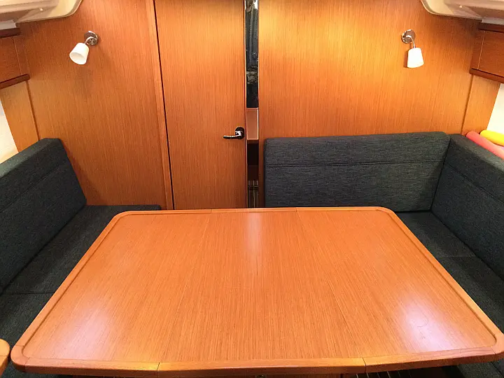 Bavaria Cruiser 37 - 