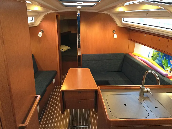 Bavaria Cruiser 37 - 