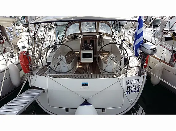 Bavaria Cruiser 37 - External image