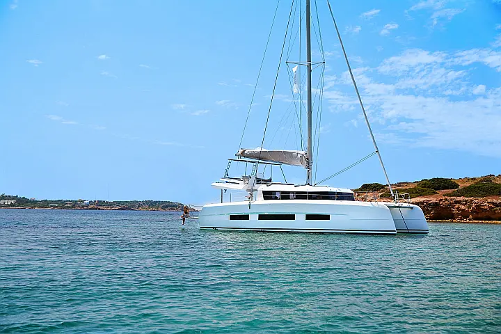 Dufour Catamaran 48 5c+5h - 
