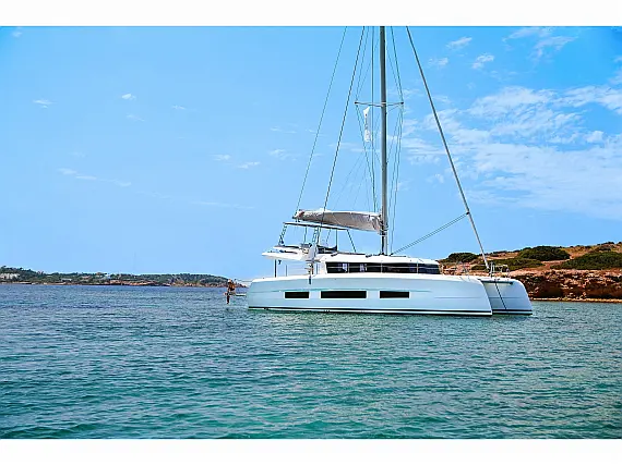 Dufour Catamaran 48 5c+5h - External image