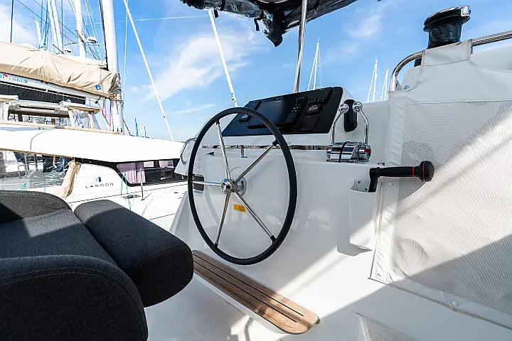 Lagoon 42 - 