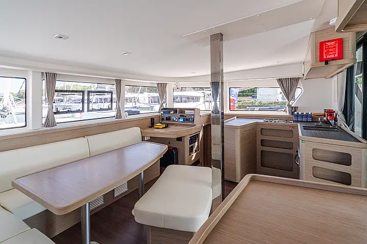 Lagoon 42 - 