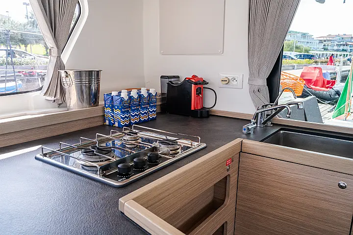 Lagoon 42 - 