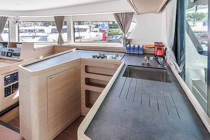 Lagoon 42 - 