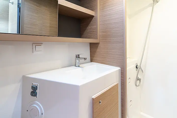 Lagoon 42 - 