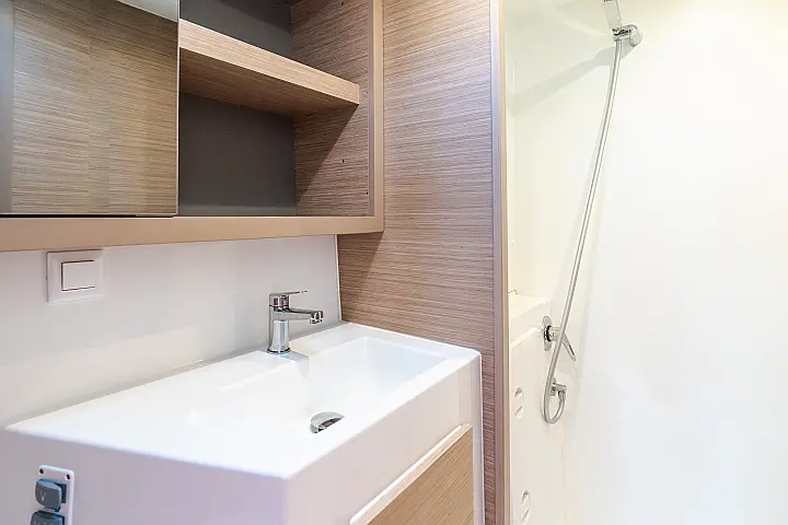 Lagoon 42 - 