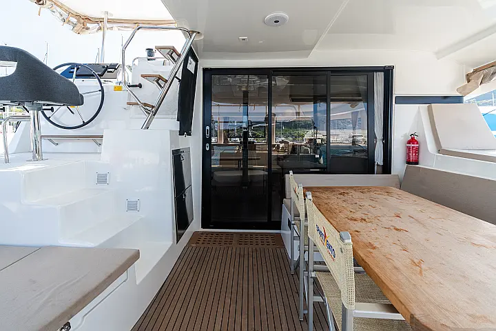 Lagoon 42 - 