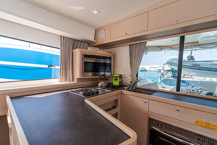 Lagoon 42 - 