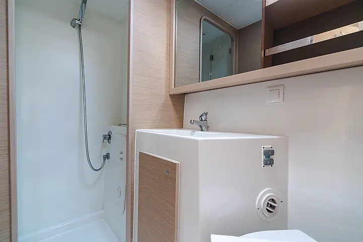 Lagoon 42 - 