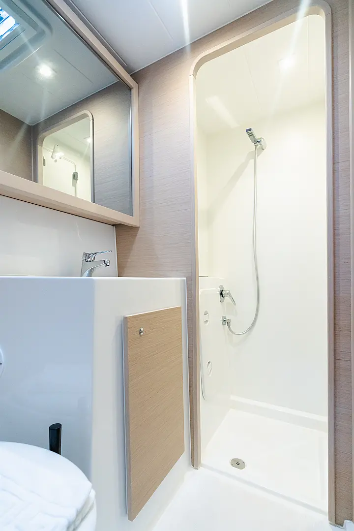 Lagoon 42 - 