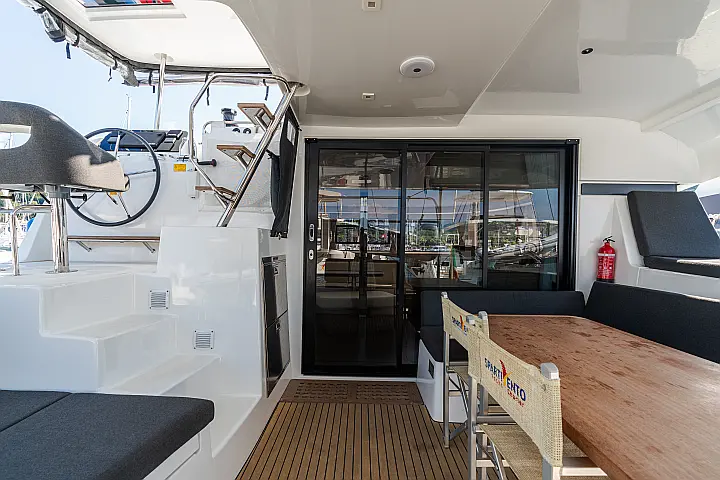 Lagoon 42 - 