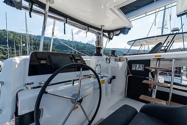 Lagoon 42 - 