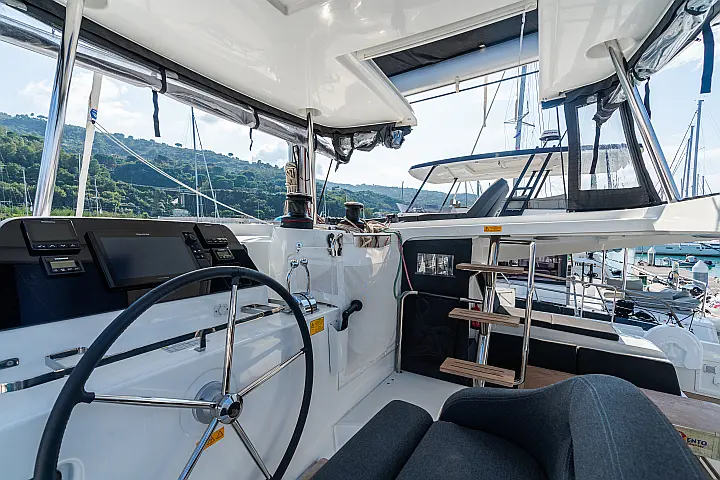 Lagoon 42 - 