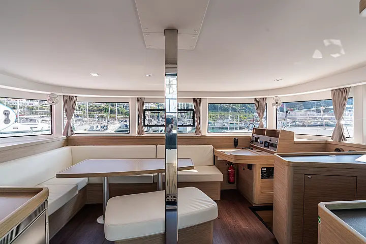 Lagoon 42 - 