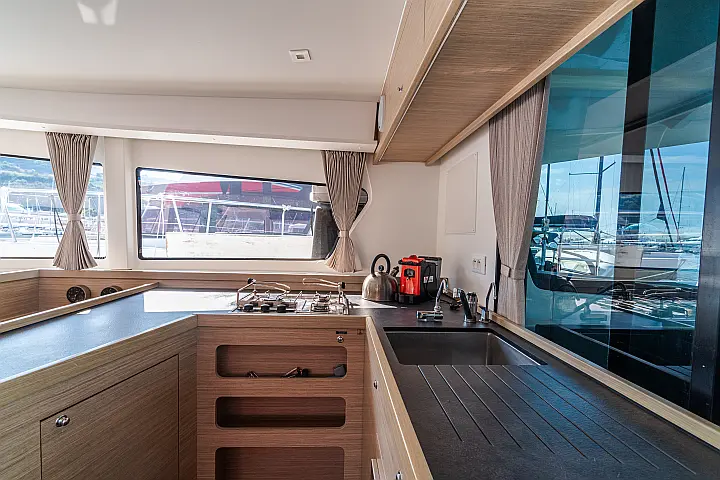 Lagoon 42 - 