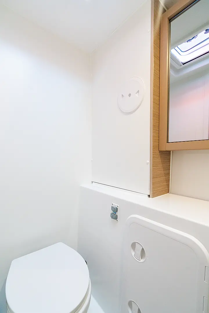 Lagoon 42 - 