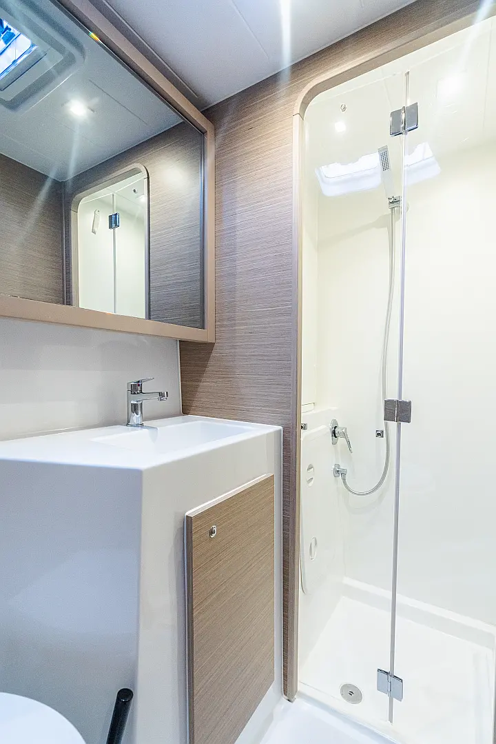 Lagoon 42 - 