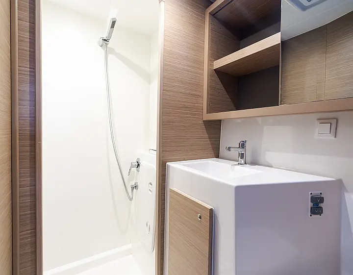 Lagoon 42 - 