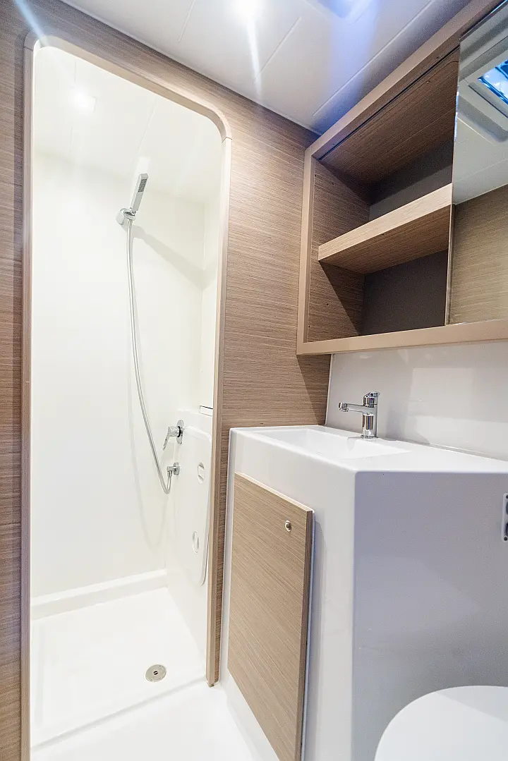 Lagoon 42 - 