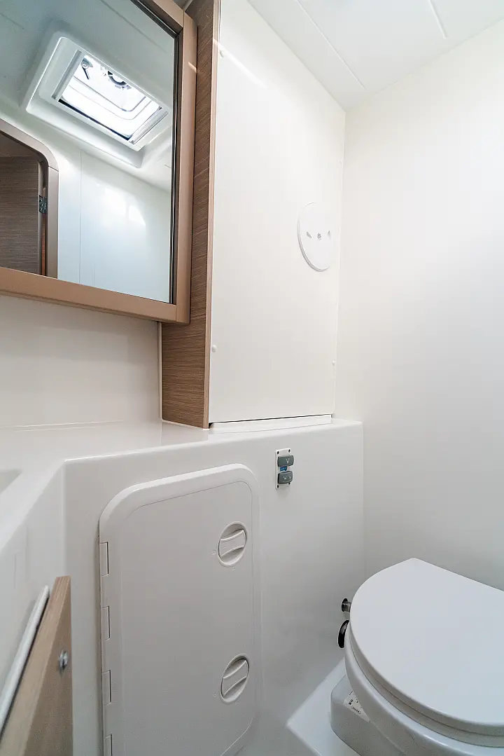 Lagoon 42 - 