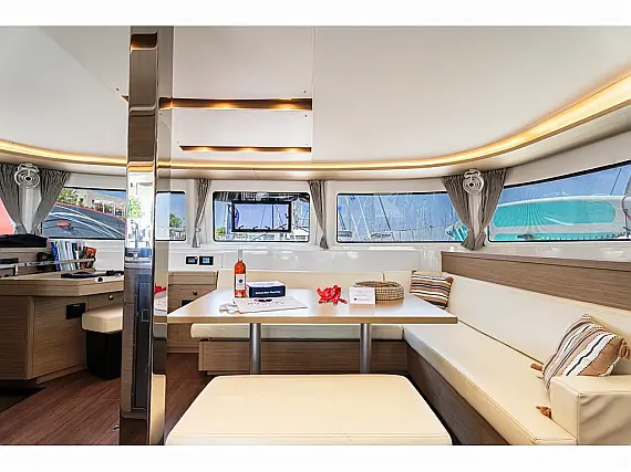 Lagoon 46/12  - Internal image
