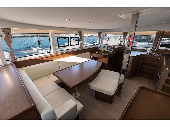 Lagoon 42 - Internal image