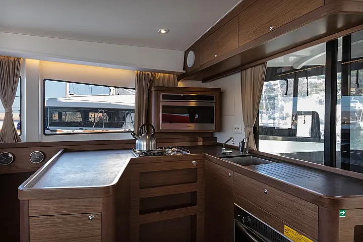 Lagoon 42 - 