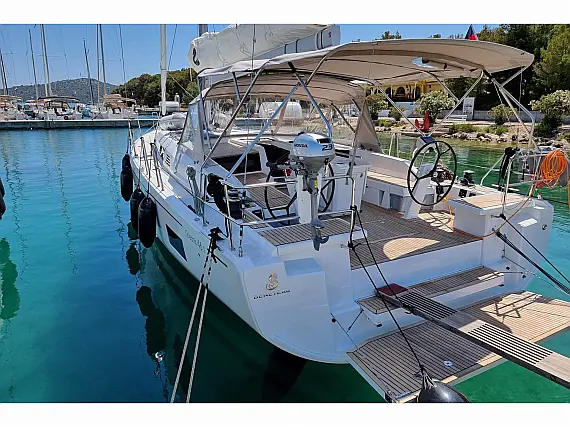 Oceanis 46.1 - External image